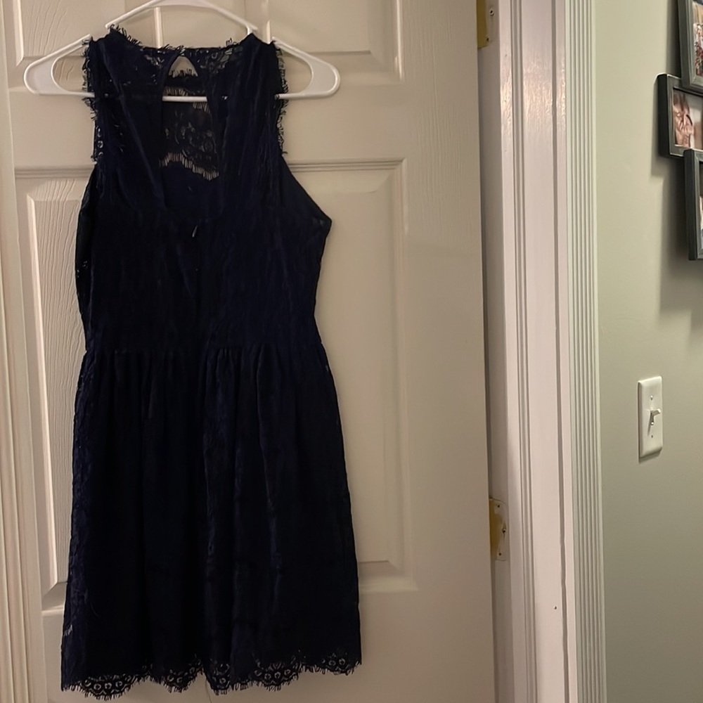 Navy blue lace dress with a keyhole back - Picture 2 of 2